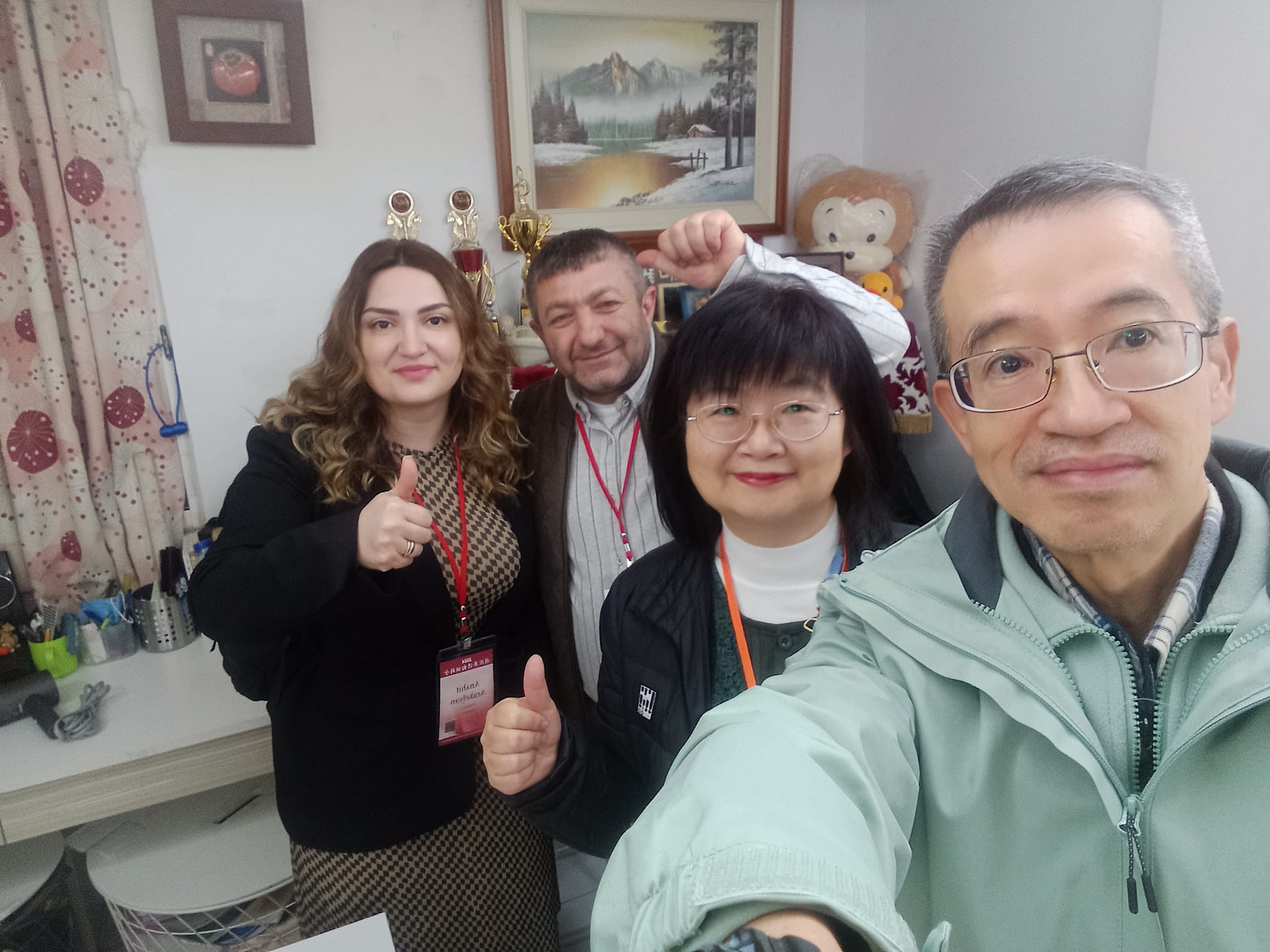 不可忘記用愛接待客旅；因為有人藉此不知不覺的款待了天使